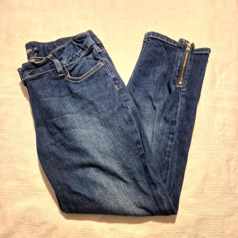 Mini Boden girls size 13 years ankle pants with zippers at the bottom dark wash